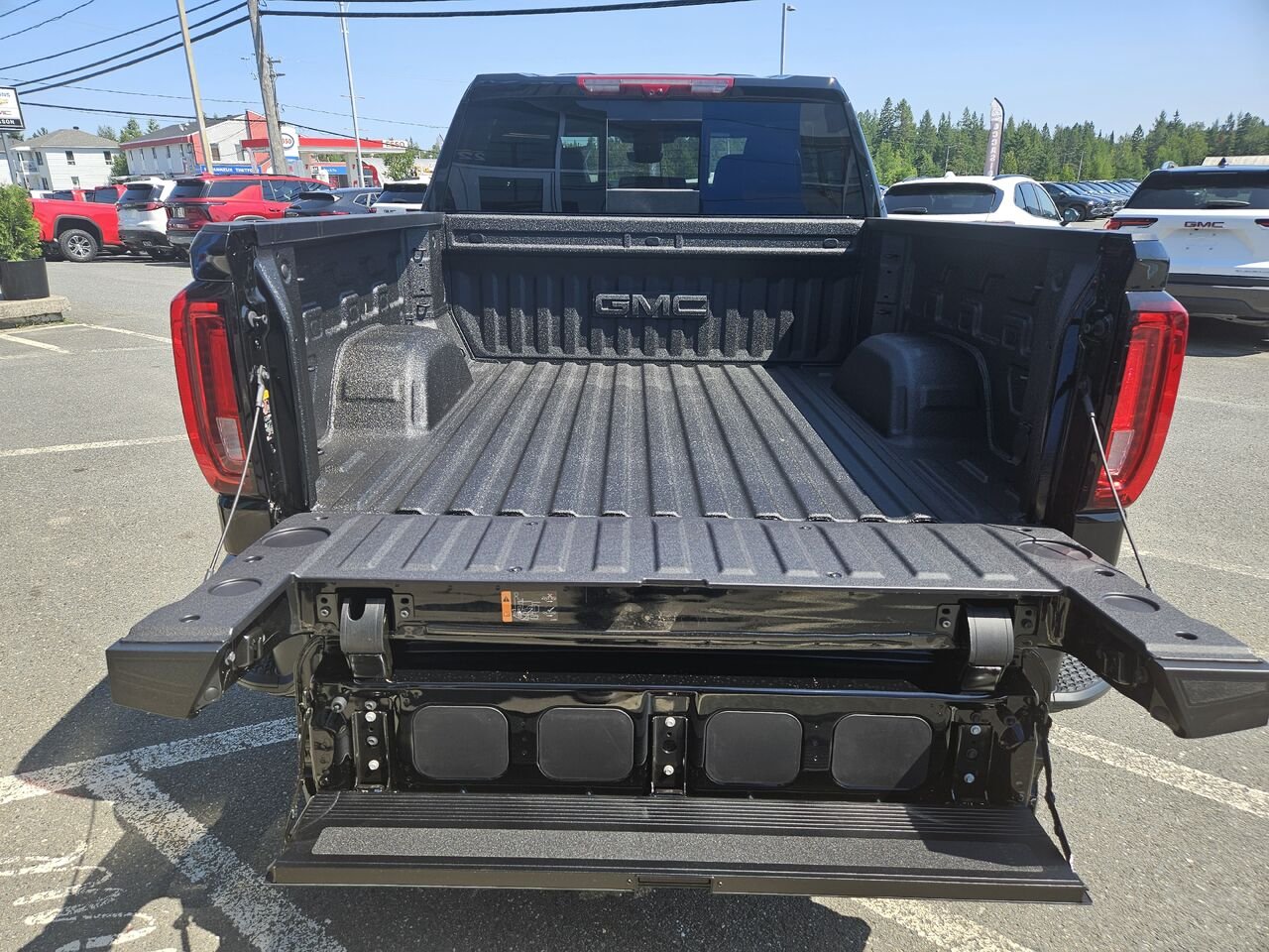 GMC Sierra 1500 Denali cabine multiplace 4RM 147 po 2026 Noir onyx Thetford Mines - photo #4