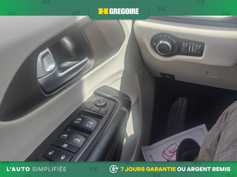 Chrysler Pacifica 2019 Gris Blainville - photo #19