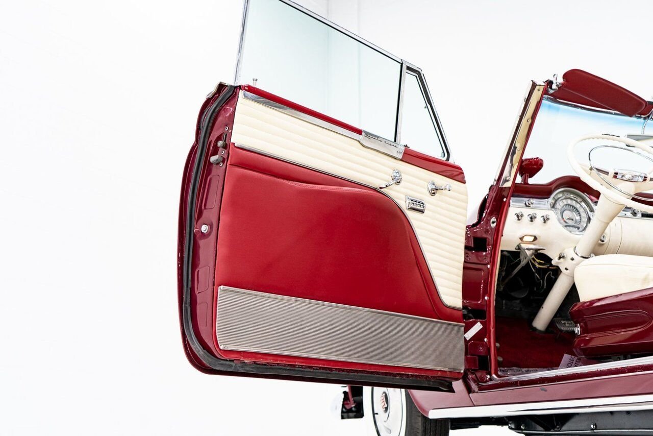 1953 Oldsmobile 98 PRIX EN USD | Convertible Beautifully Presented from complete Restoration Red Montreal - photo #68