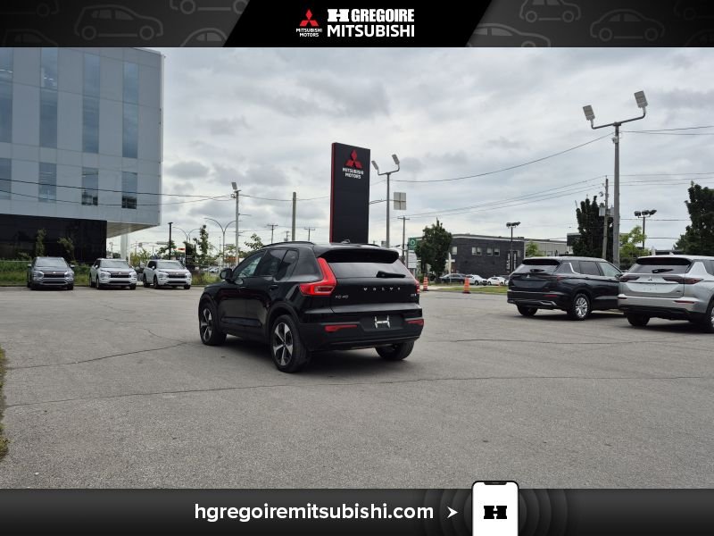 2023 Volvo XC40 Black Laval - photo #7