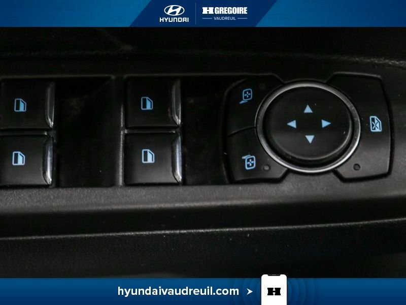 2021 Ford Escape Blue Laval - photo #16