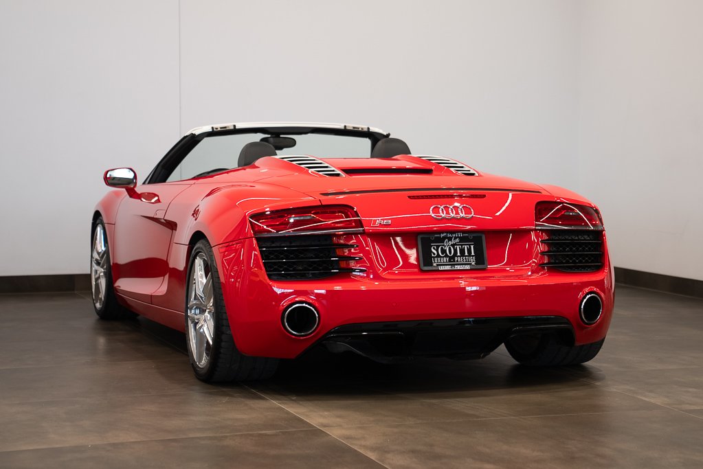 2015 Audi R8 V8 Spyder \ LOW KM Red Kirkland - photo #5