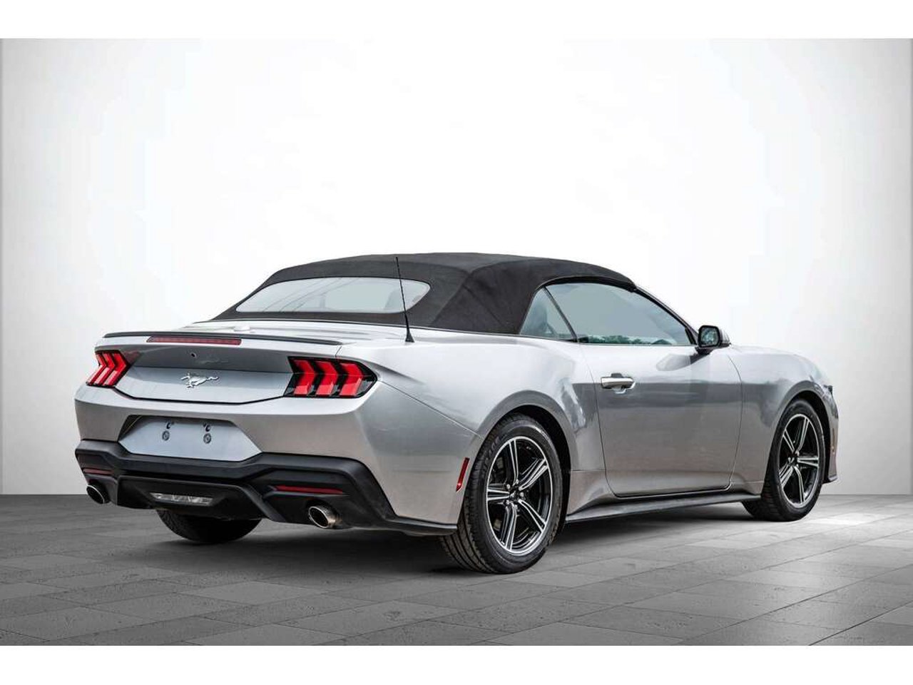 2025 Ford Mustang Silver Sainte-Julienne - photo #5