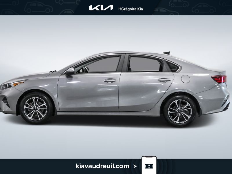 2023 Kia Forte Grey Blainville - photo #3
