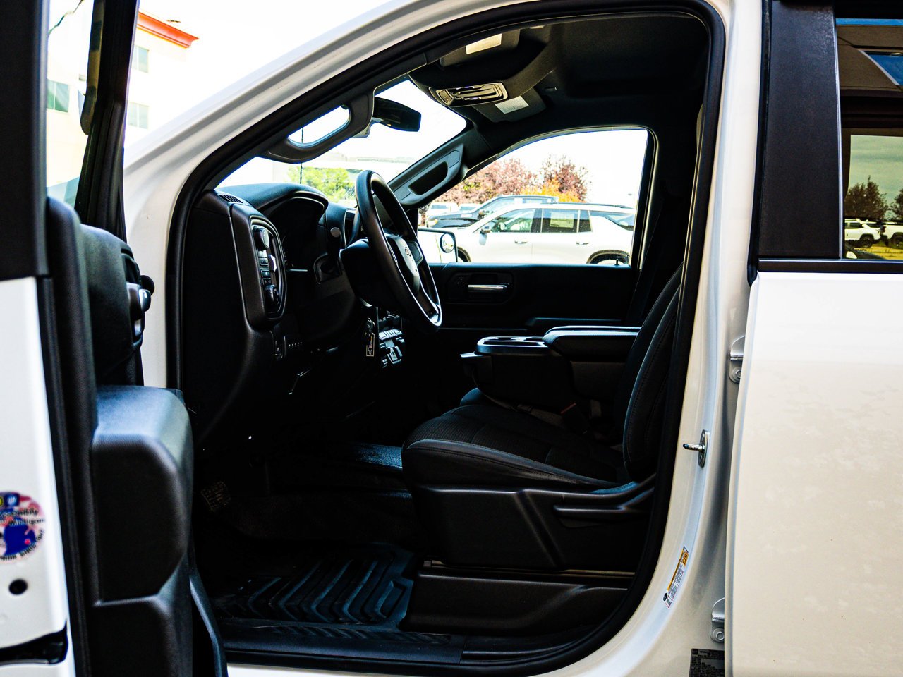2022 Chevrolet Silverado 2500HD 4WD Crew Cab 159 Work Truck White Sherwood Park - photo #15