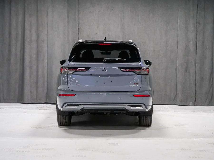 2026 Mitsubishi Outlander Plug-In Hybrid GT Moonstone Grey Premium Finish