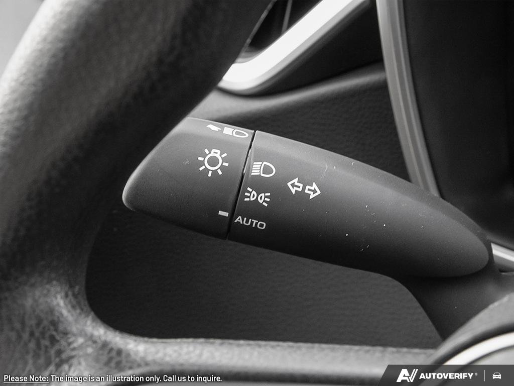 Toyota Corolla à hayon CVT 2026 Blanc Sherbrooke - photo #32