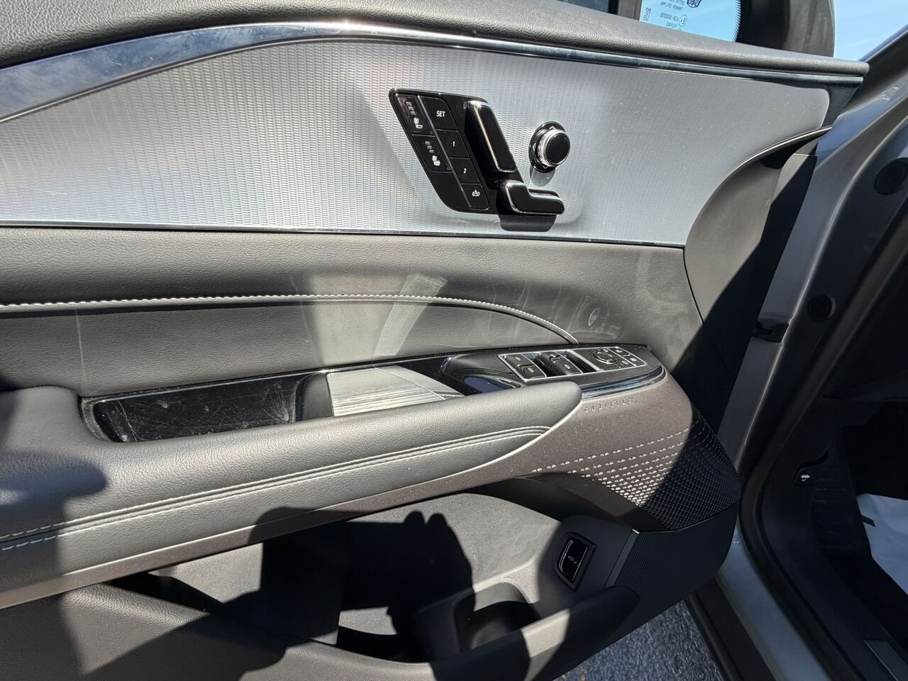 Cadillac LYRIQ Tech FINANCEMENT À PARTIR 0.99% 2024 Gris Laval - photo #24