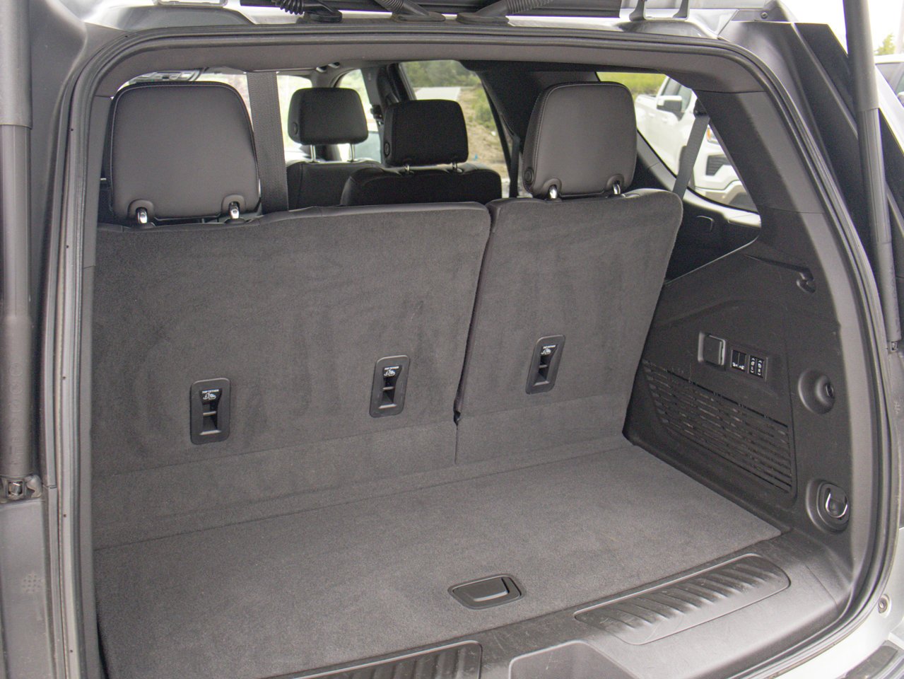 2023 Chevrolet Tahoe 4WD 4dr LT Grey Sherwood Park - photo #10