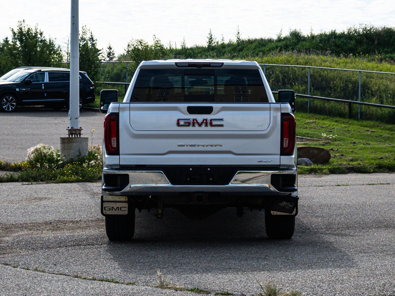 2023 GMC Sierra 3500HD 4WD Crew Cab 159 SLT White Sherwood Park - photo #11