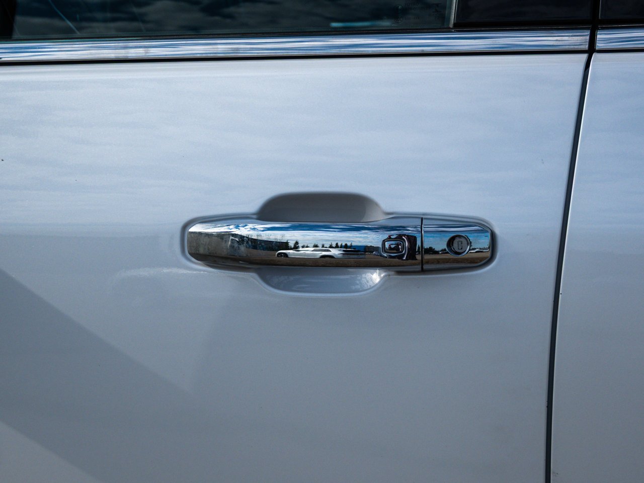 2023 GMC Sierra 3500HD 4WD Crew Cab 159 SLT White Sherwood Park - photo #7