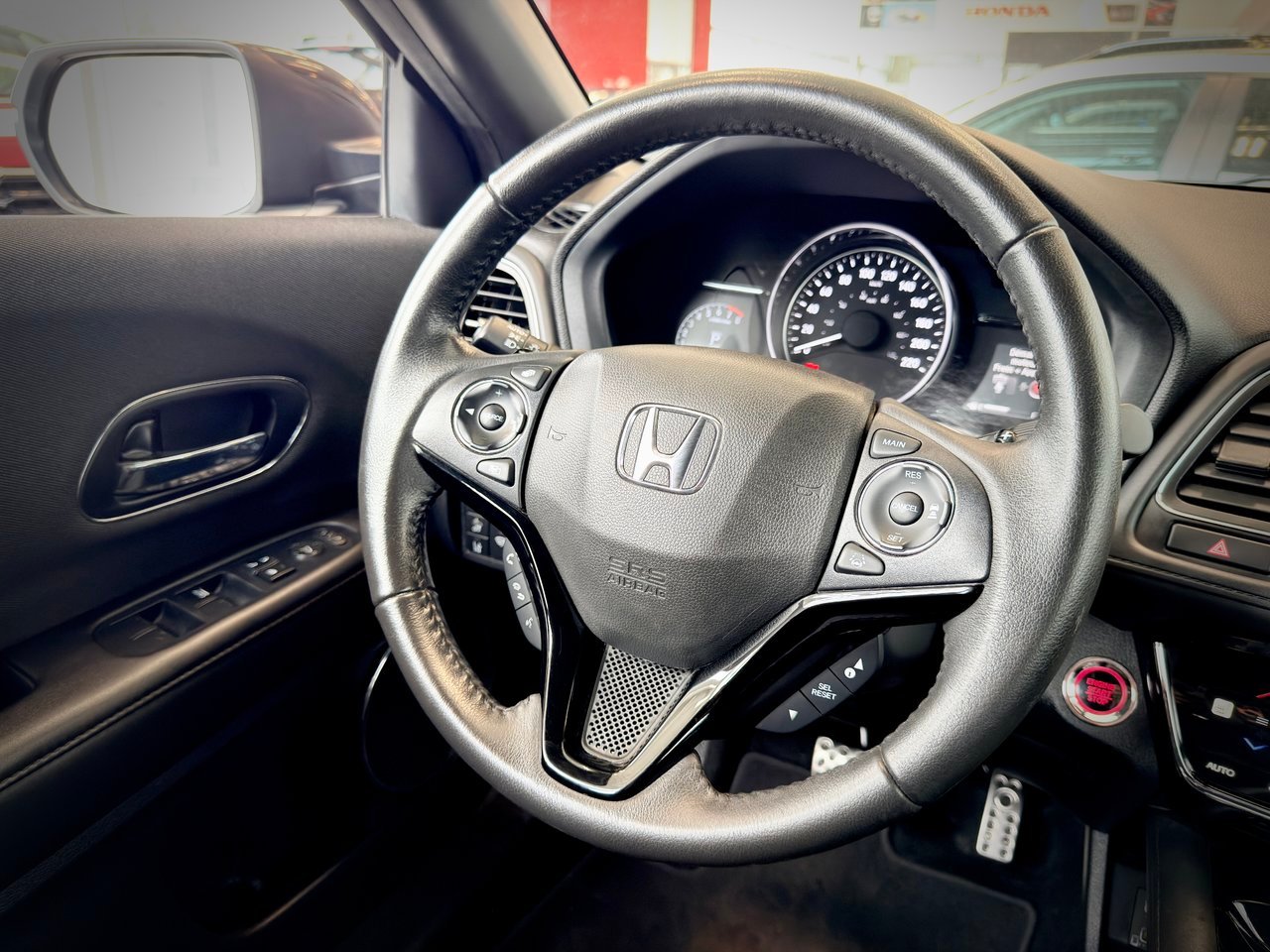 2021 Honda HR-V Black Notre-Dame-des-Prairies - photo #21