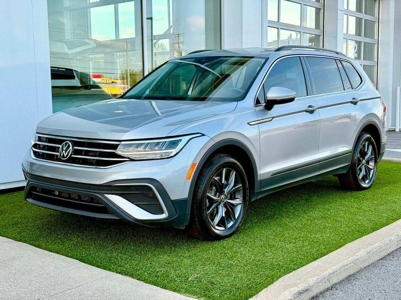 2023 Volkswagen Tiguan Notre-Dame-des-Prairies - photo #1