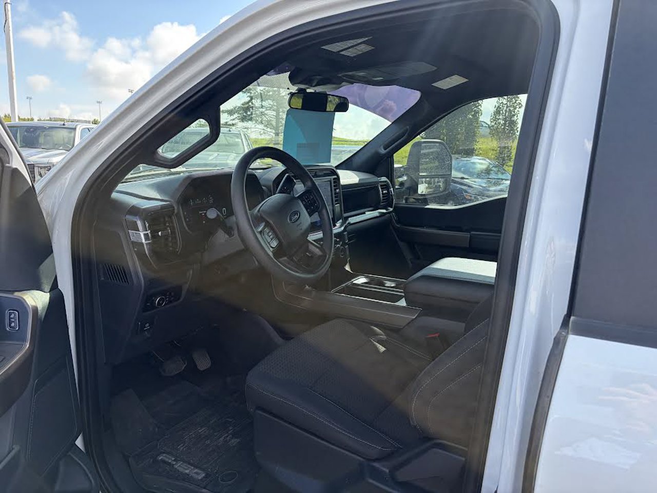 2024 Ford F-150 STX 4WD SuperCrew 5.5' Box White Sherwood Park - photo #6