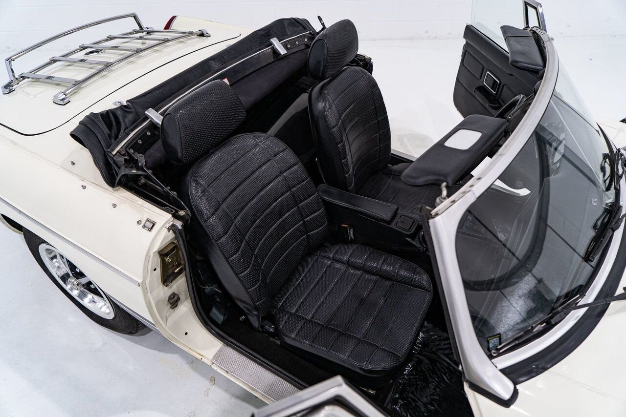 1979 MG B Beautifully presented from former complete restoration White Montreal - photo #7