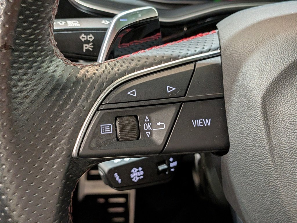 2023 Audi RS Q8 4.0 TFSI quattro Black Val-David - photo #16