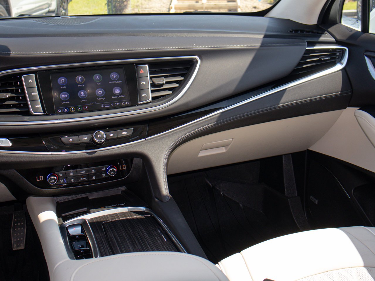 2024 Buick Enclave AWD 4dr Avenir White Sherwood Park - photo #33