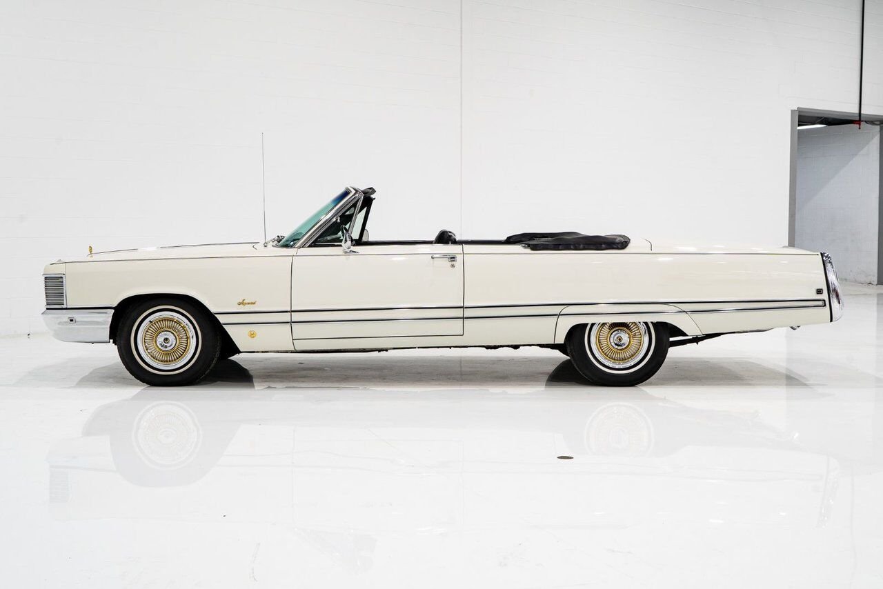 Chrysler IMPERIAL Unrestored with only 31,056 original miles **PRICE IN USD** 1968 Blanc Montréal - photo #43