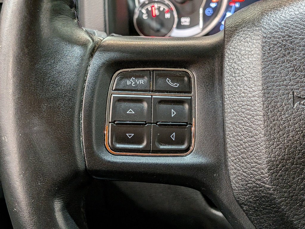 Ram 1500 4WD Quad Cab 140.5" Sport 2017 Bleu Val-David - photo #14