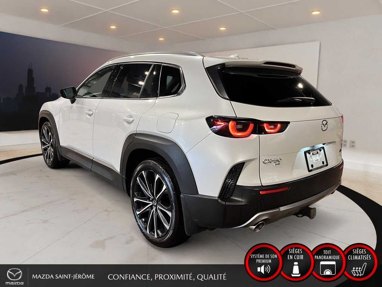 2023 Mazda CX-50 GT avec moteur turbo | TOIT PANORAMIQUE | ENSEMBLE DE REMORQUAGE | CUIR | AWD White Saint-Jérôme - photo #8