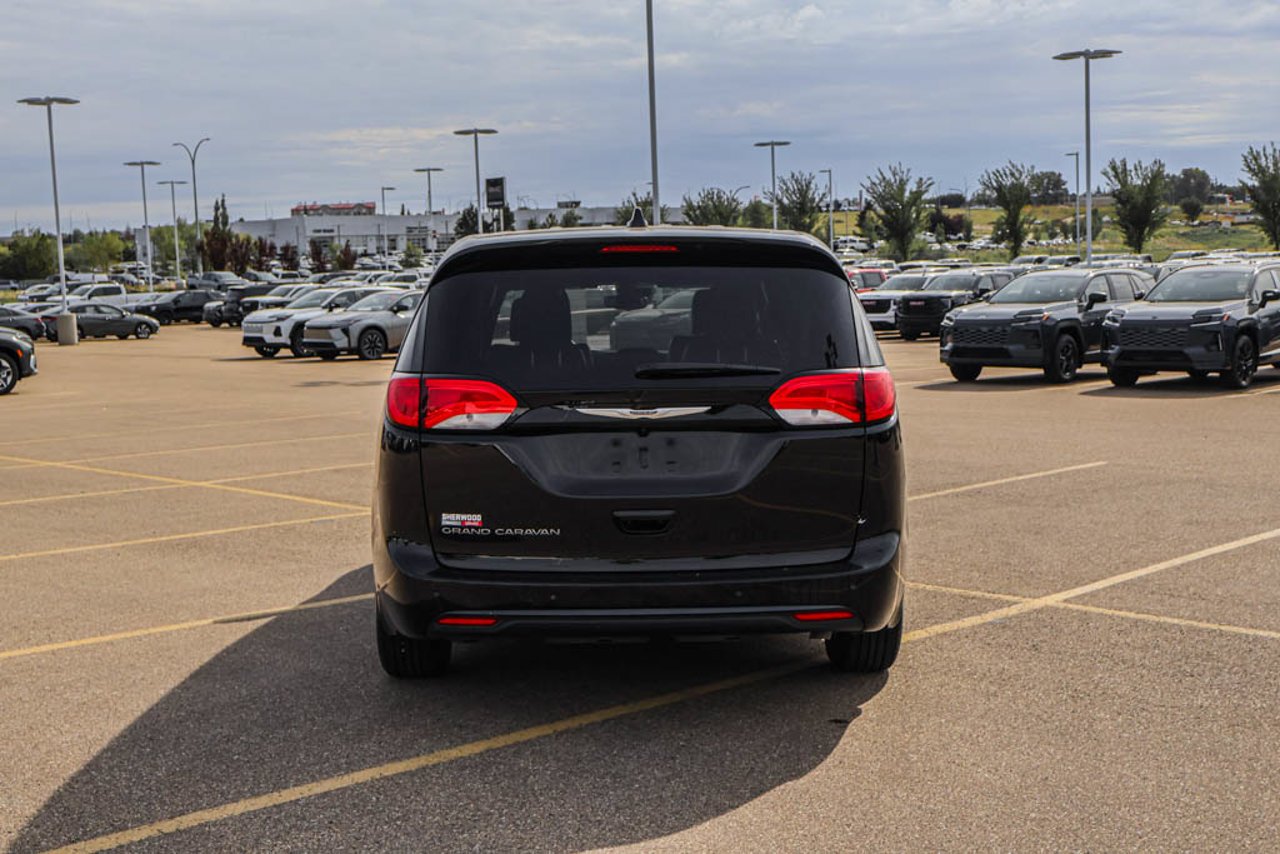 2025 Chrysler Grand Caravan SXT 2WD Black Sherwood Park - photo #6