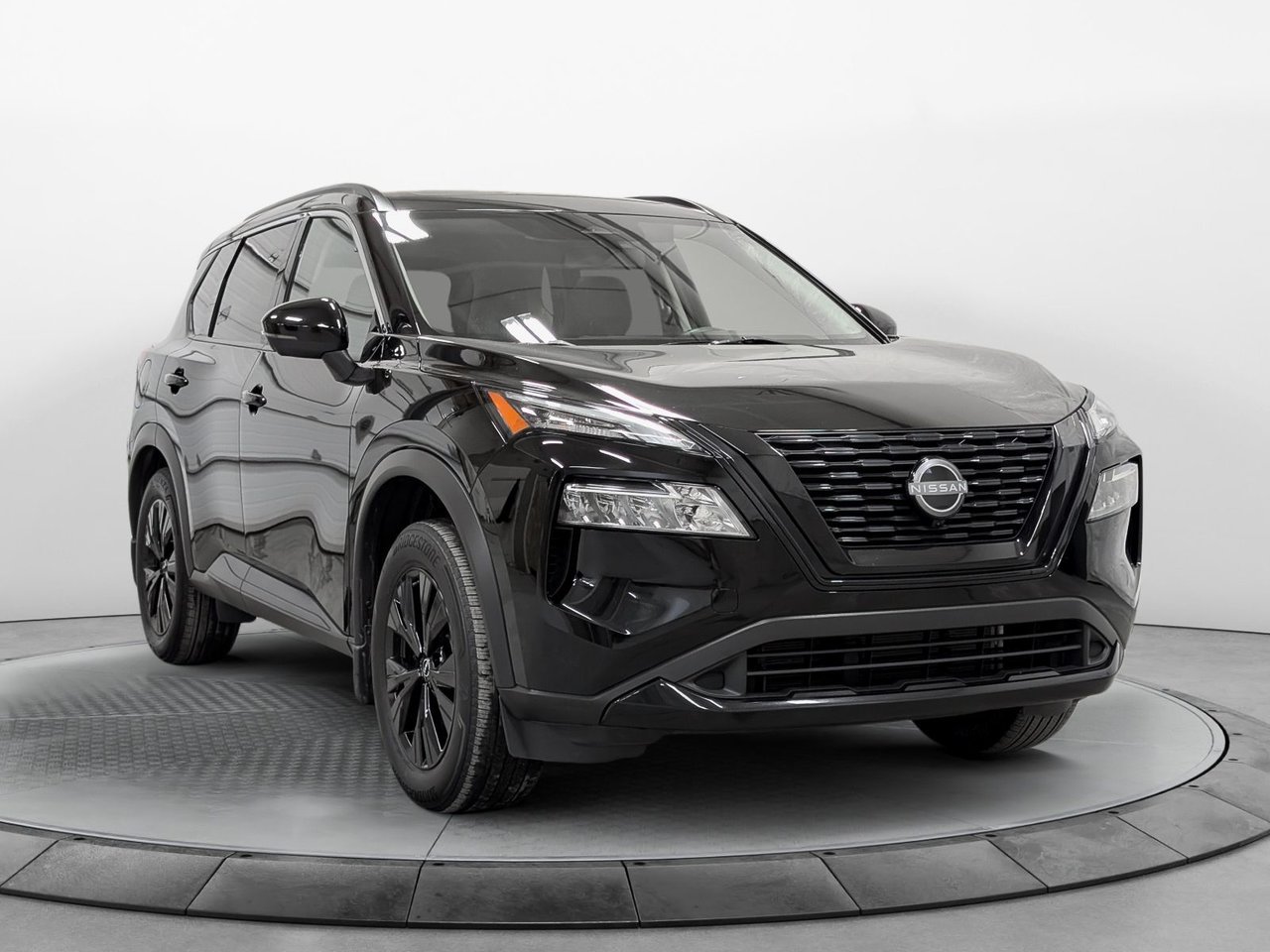 2023 Nissan Rogue SV avec ensemble Toit ouvrant Saint-Eustache - photo #2