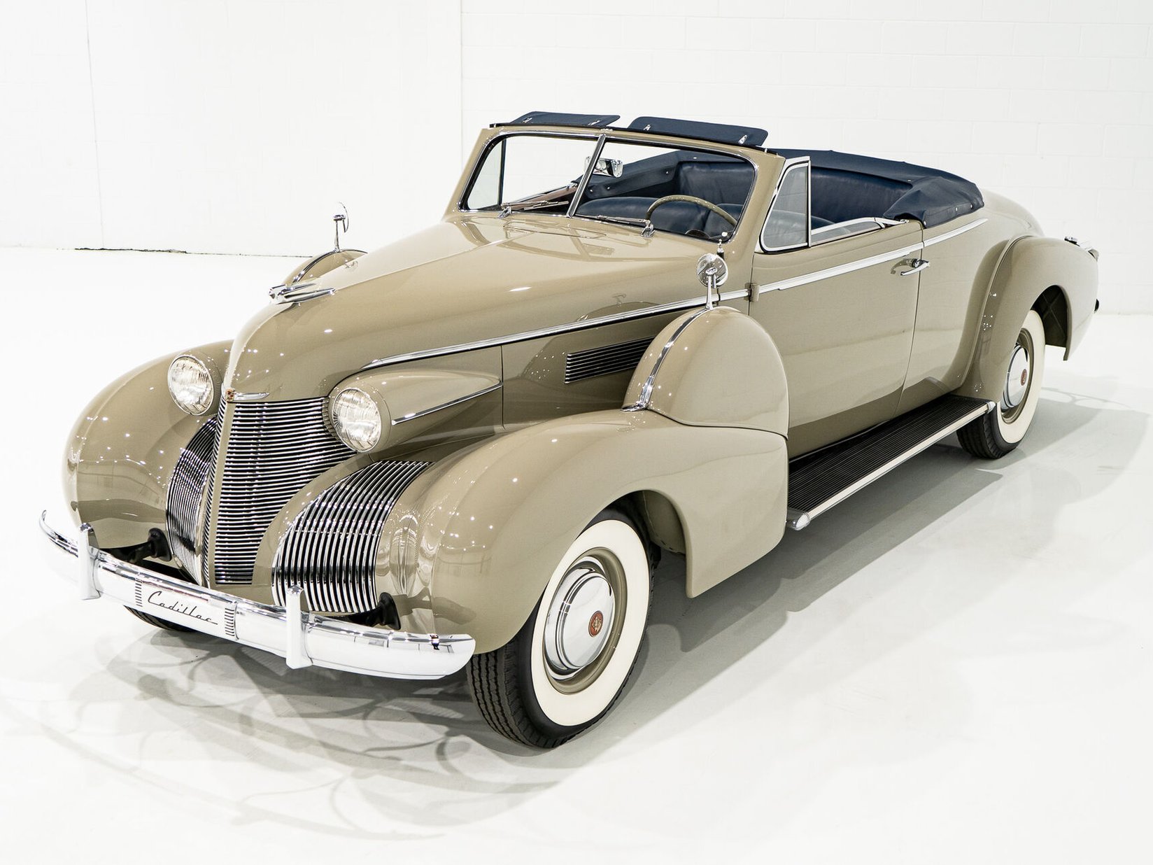 Cadillac Series 75 1 of 27 built. Former CCCA National first prize winner *PRICE IN USD* 1939 Brun Montréal - photo #17
