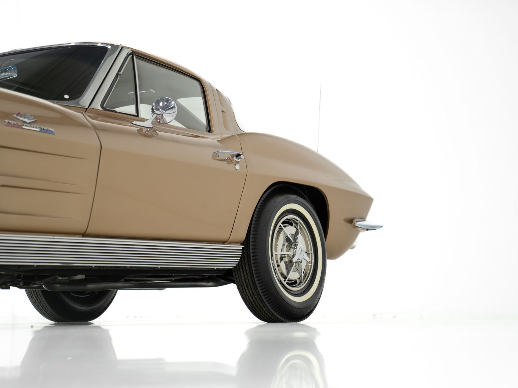 Chevrolet Corvette Fuel Injection Moteur Matching 327 à injection développant 360 chevaux | PRICE IN USD 1963 Beige Montréal - photo #85