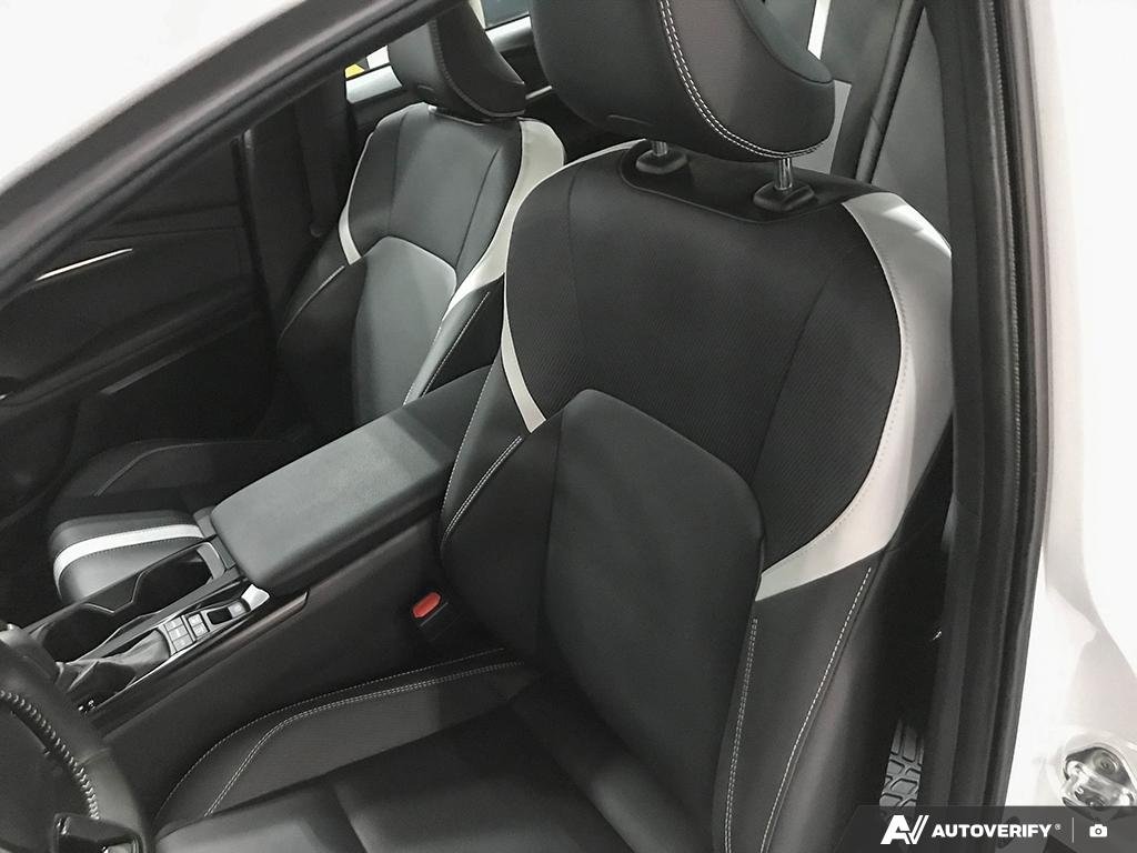 2025 Toyota Camry 2501988A | SE Upgrade White Edmonton - photo #19