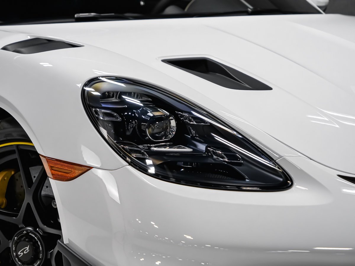 Porsche 718 Cayman GT4 RS 2025 Blanc Montréal - photo #39