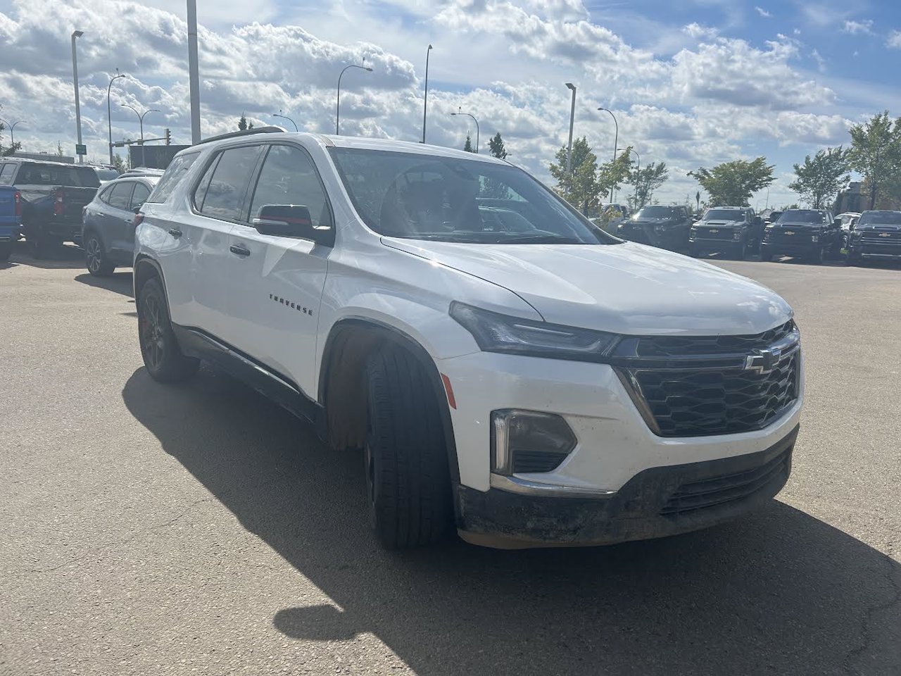 2023 Chevrolet Traverse AWD 4dr Premier White Sherwood Park - photo #1