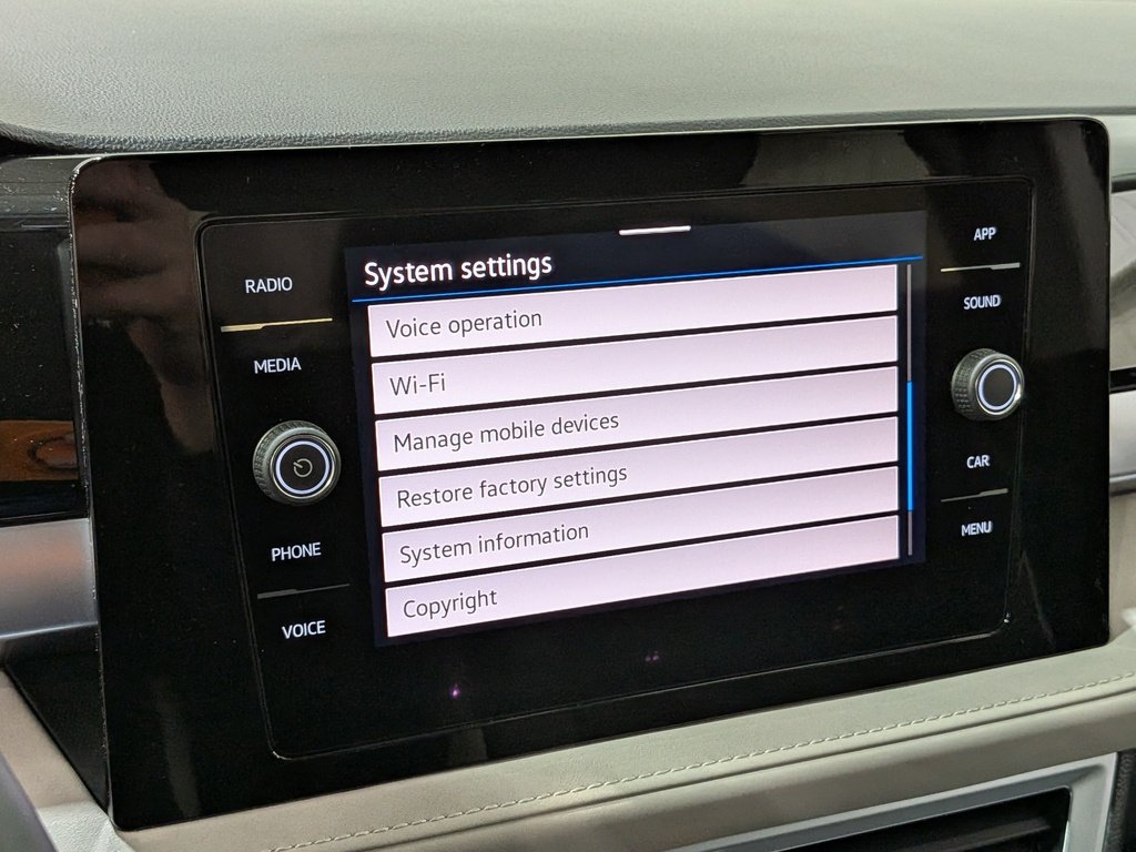 2025 Volkswagen Taos Comfortline 4MOTION Black Val-David - photo #24