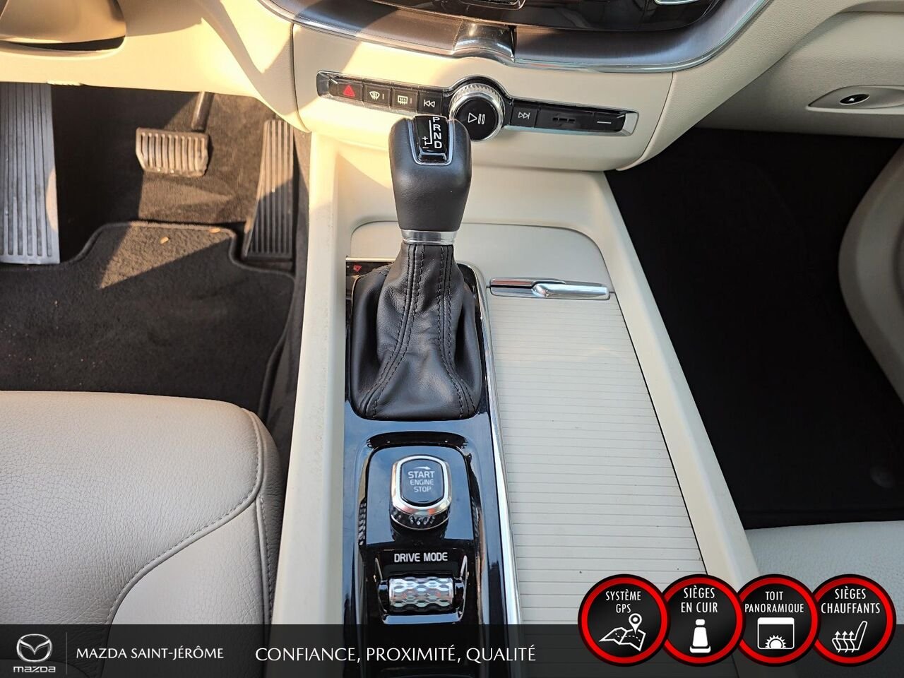 Volvo XC60 T6 Momentum | TOIT OUVRANT | CUIR | AWD | 2019 Gris Saint-Jérôme - photo #18