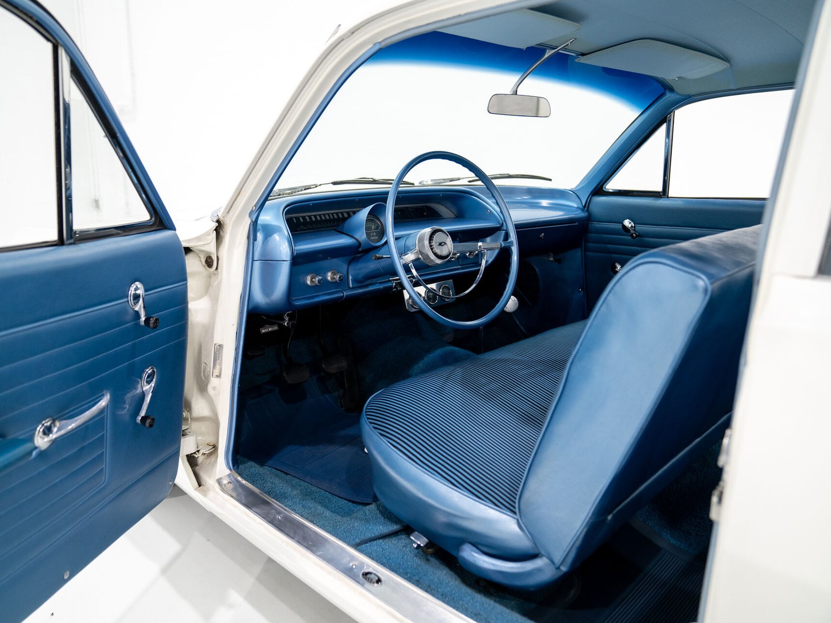 1964 Chevrolet Biscayne Matching 409 / 425HP Transmission 4 Vitesse Complètement Entièrement restauré **PRIX EN USD** White Montreal - photo #14