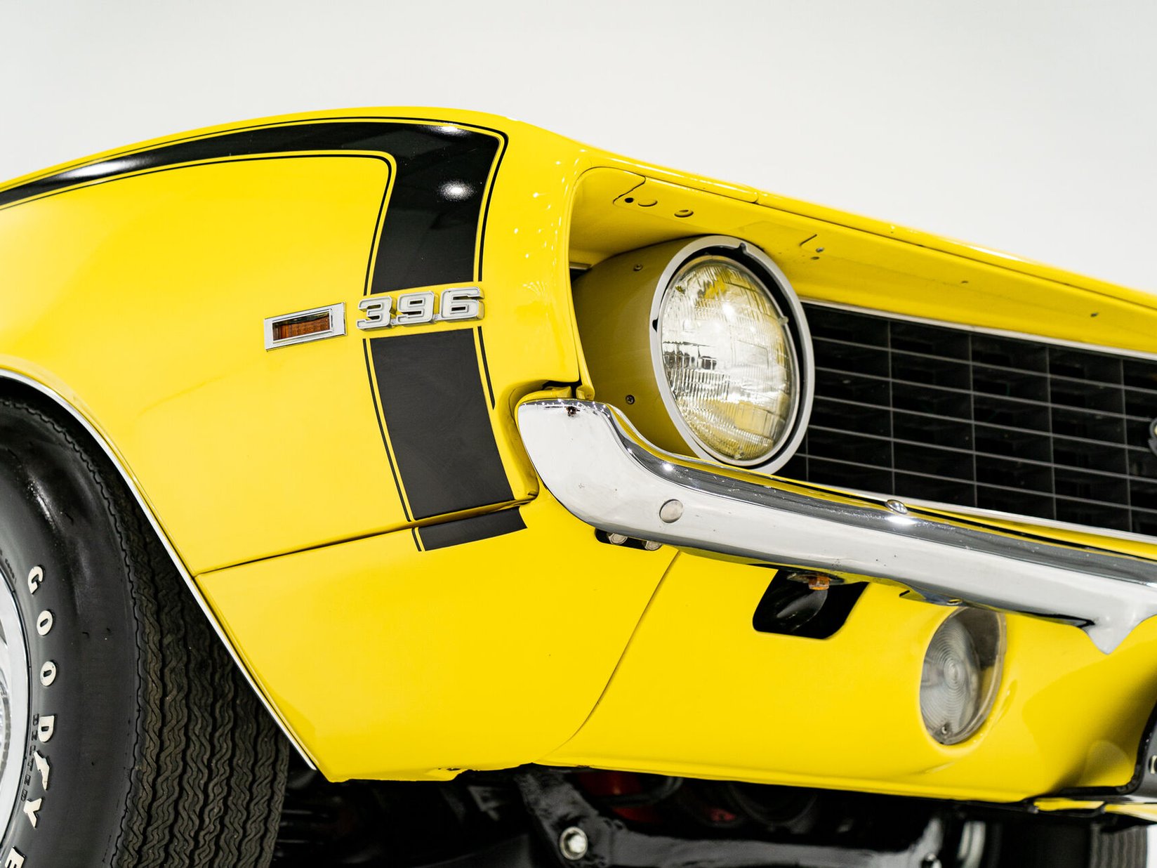 1969 Chevrolet Camaro SS **PRIX EN USD** With factory A/C Yellow Montreal - photo #25