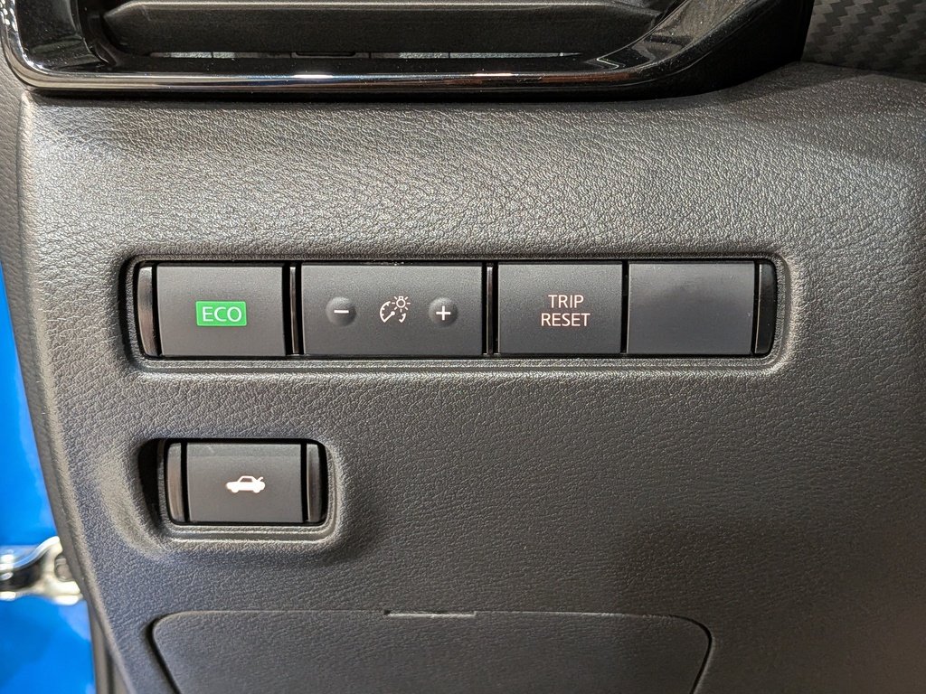 2024 Nissan Sentra SR Manual Blue Val-David - photo #30