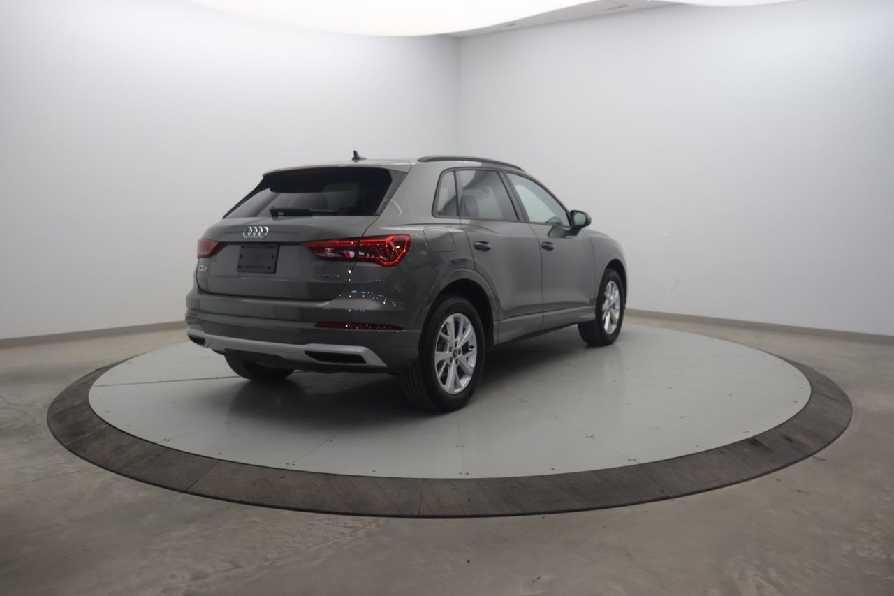 2025 Audi Q3 VIN WA1AUCF30S1072593 Silver Baie-Comeau - photo #3