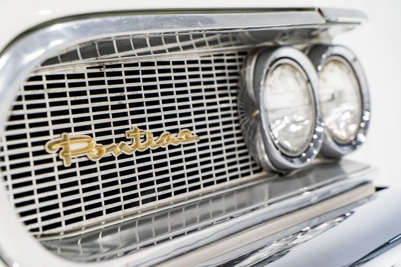 Pontiac PARISIENNE **PRIX EN USD** Fully restored with 261cu.in. and GM built sheet 1959 Blanc Montréal - photo #3
