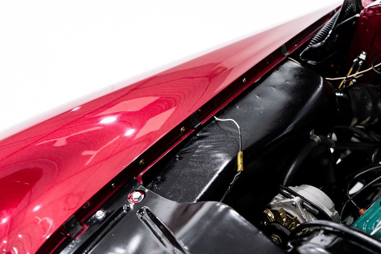 1953 Oldsmobile 98 PRIX EN USD | Convertible Beautifully Presented from complete Restoration Red Montreal - photo #25