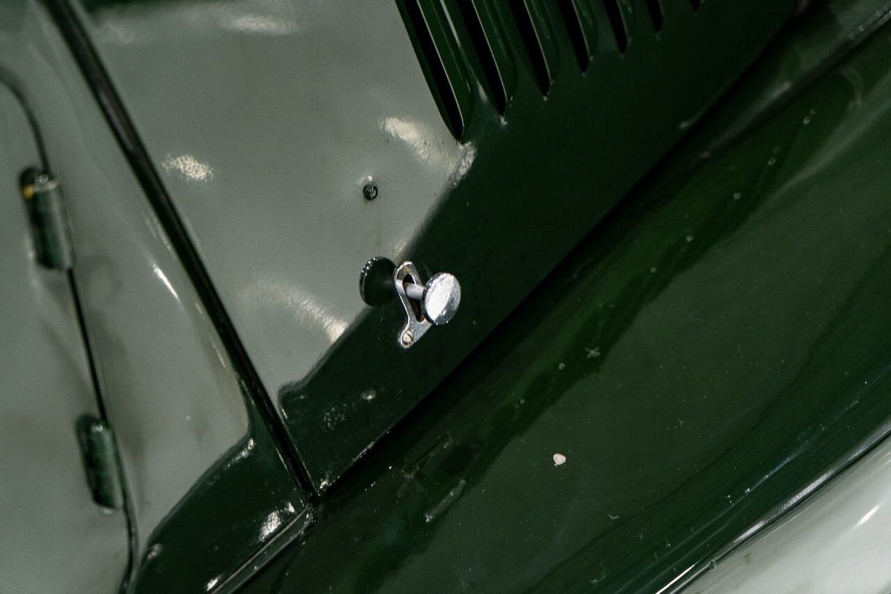1970 Morgan Plus 8 Unrestored with only 7137km (4435miles) | PRIX EN USD Green Montreal - photo #38