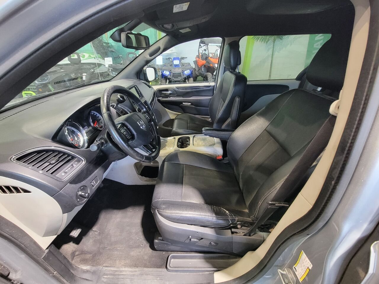 2019 Dodge Grand Caravan Silver  - photo #10