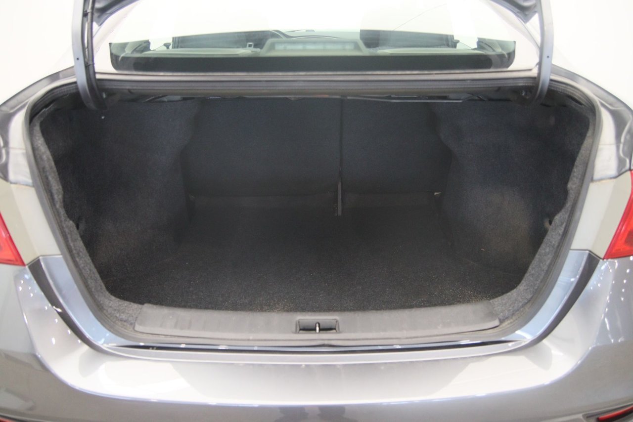 2018 Nissan Sentra VIN 3N1AB7AP9JY303694 Grey Chicoutimi - photo #17