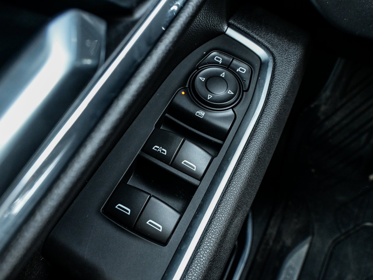 2025 GMC Sierra 1500 4WD Crew Cab 147 Elevation Red Sherwood Park - photo #17
