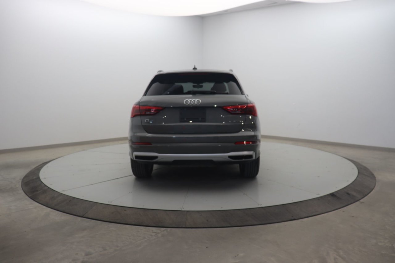 2025 Audi Q3 VIN WA1AUCF30S1072593 Silver Baie-Comeau - photo #4