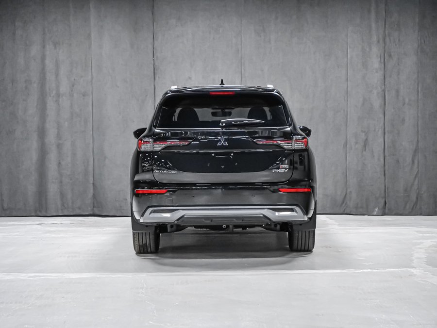 2026 Mitsubishi Outlander Plug-In Hybrid GT Black Diamond Premium Finish