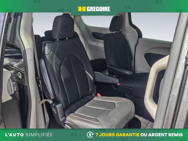Chrysler Pacifica 2019 Gris Blainville - photo #23