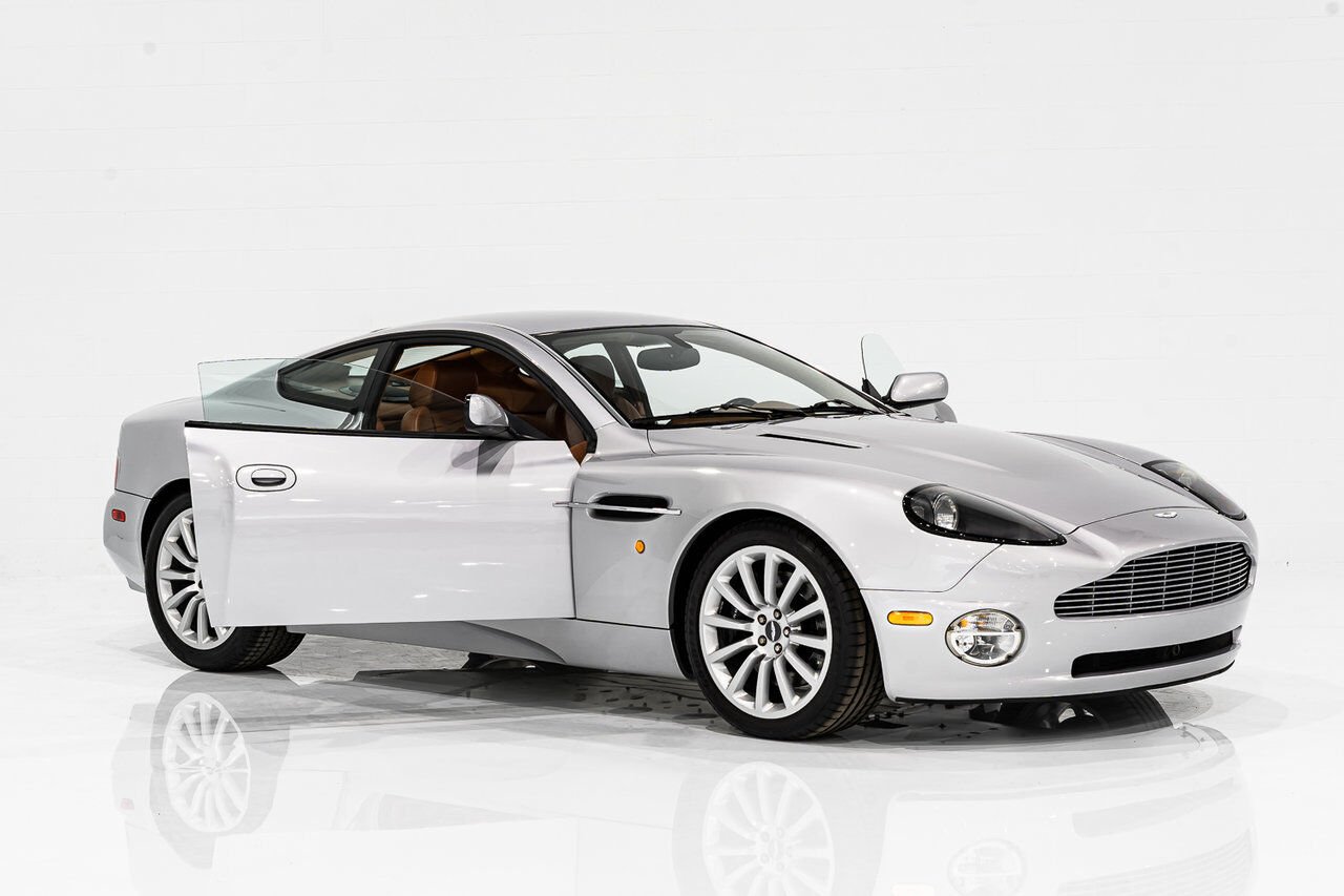 Aston Martin Vanquish PRIX EN USD | ORIGINAL MSRP OF $225,000 USD - FACTORY UPGRADE TO VANQUISH S TRANSMISSION 2003 Gris Montréal - photo #42