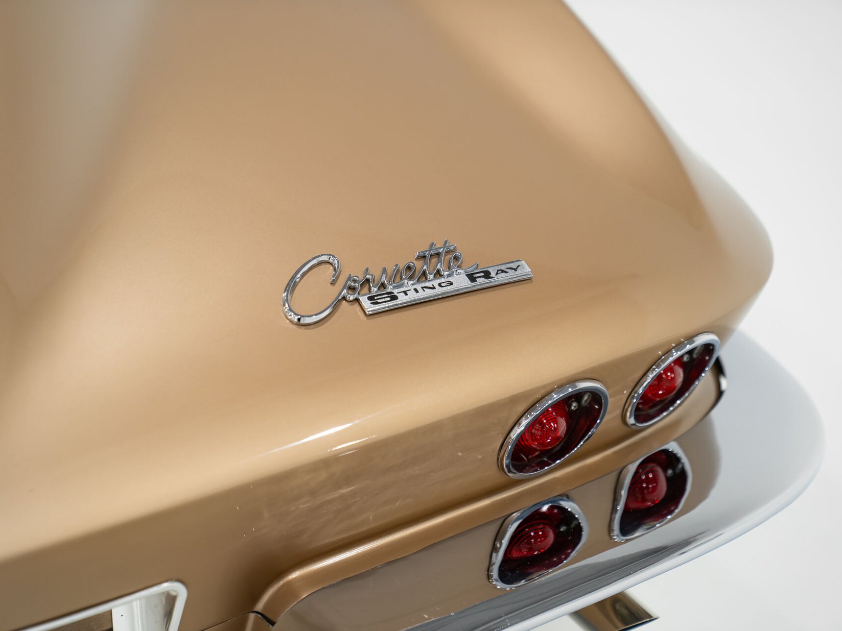 Chevrolet Corvette Fuel Injection Moteur Matching 327 à injection développant 360 chevaux | PRICE IN USD 1963 Beige Montréal - photo #42