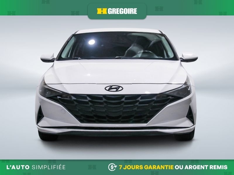 Hyundai Elantra 2022 Blanc Laval - photo #1