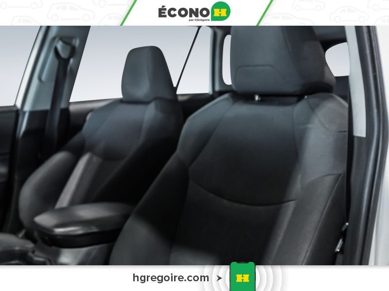 2019 Toyota Rav 4 White Blainville - photo #11